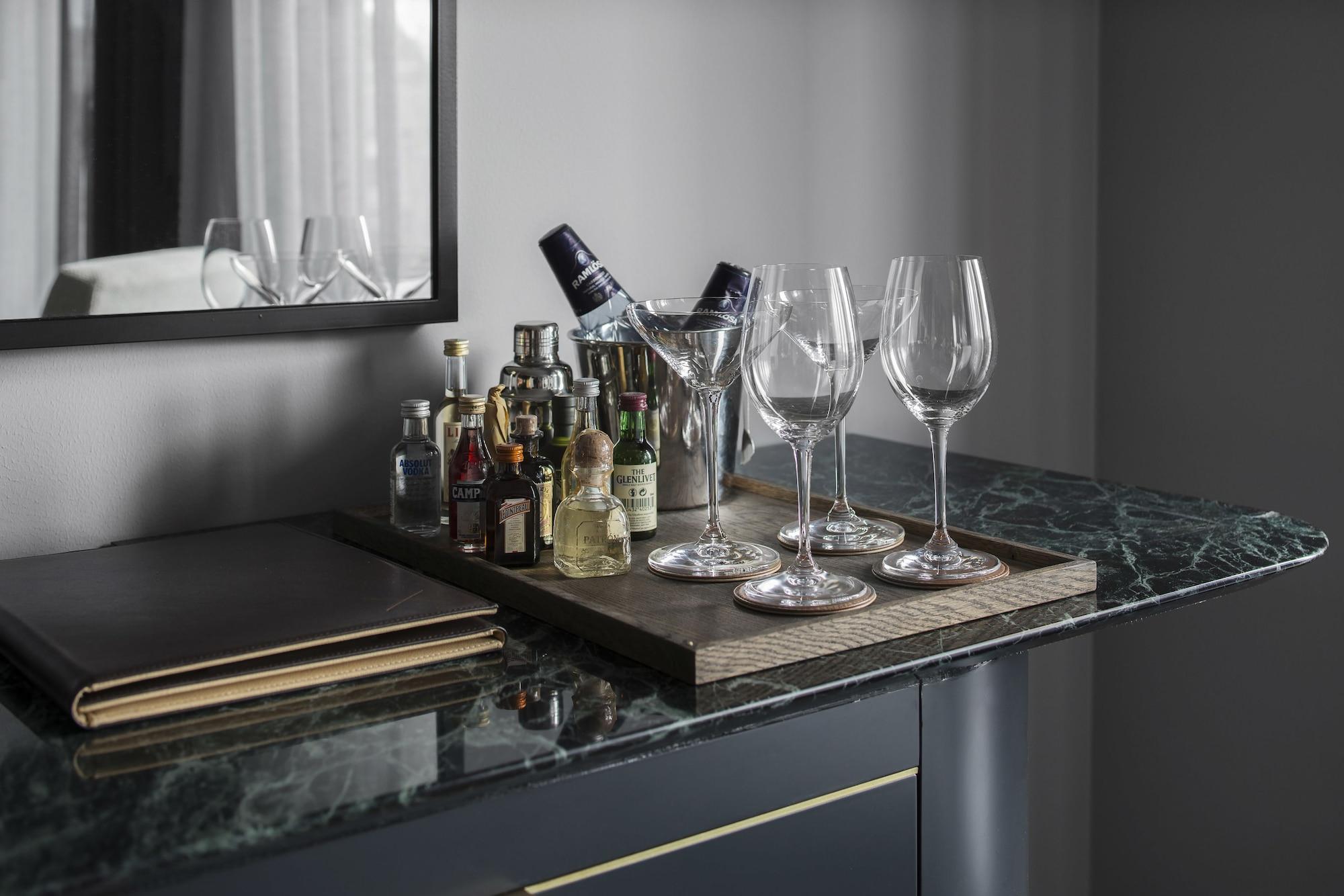 Hotel At Six Stoccolma Esterno foto A wet bar