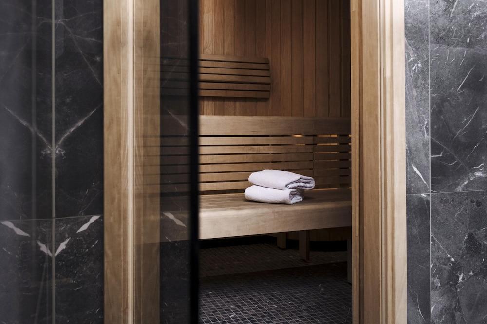 Hotel At Six Stoccolma Esterno foto A Finnish sauna