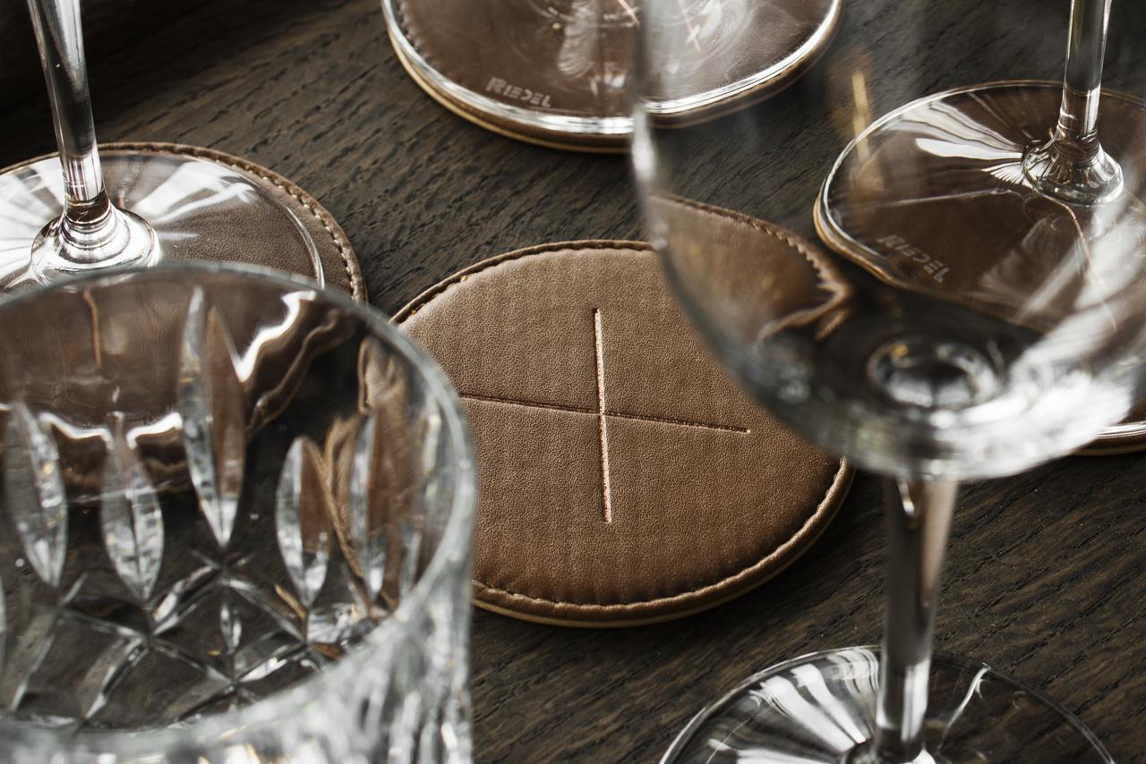 Hotel At Six Stoccolma Esterno foto Leather coasters