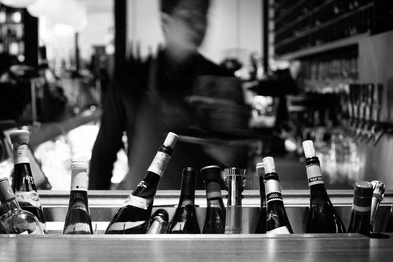 Hotel At Six Stoccolma Esterno foto Wine bottles at a wine bar
